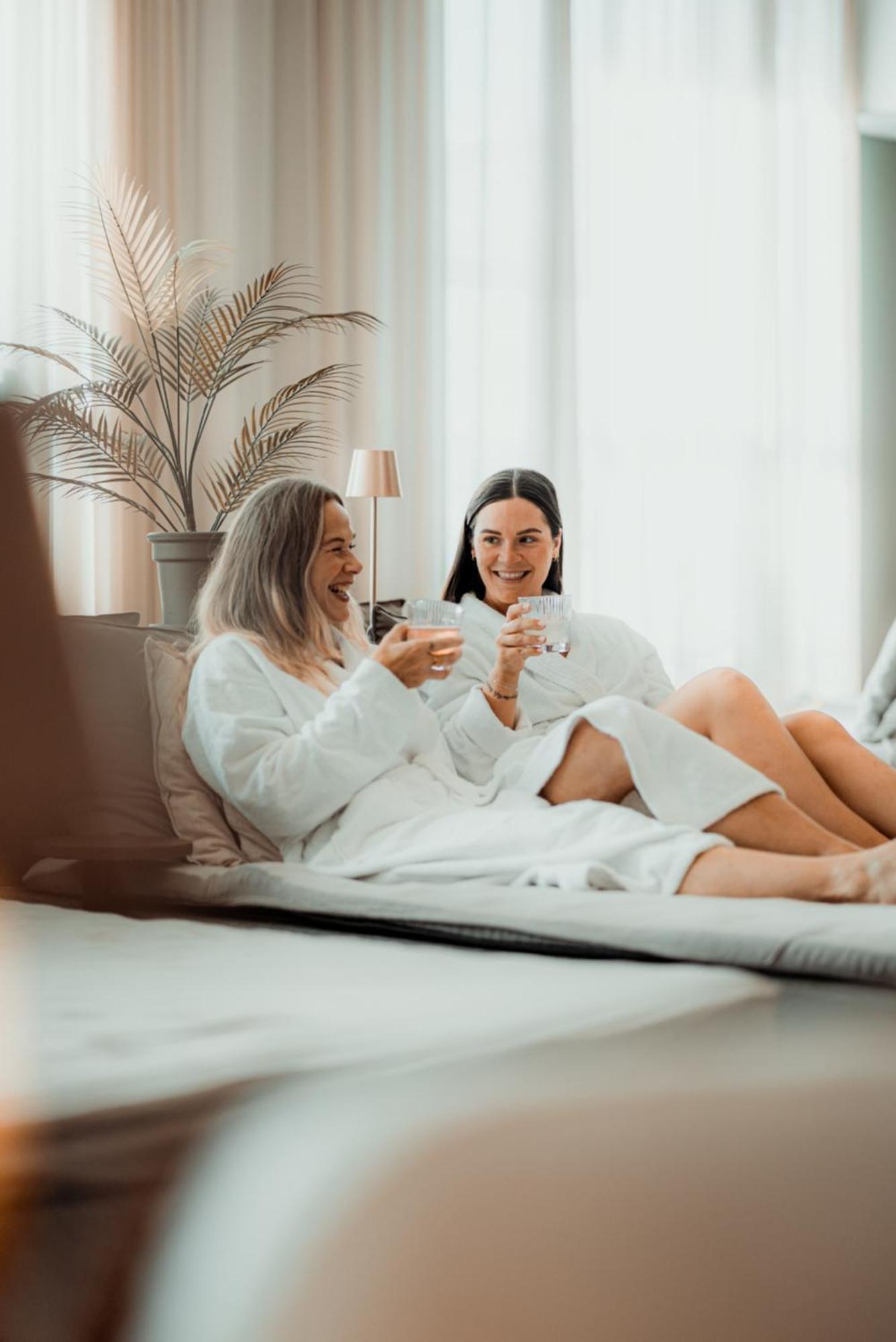 Sunlight Hotel Conference & Spa ニュヒェーピング エクステリア 写真